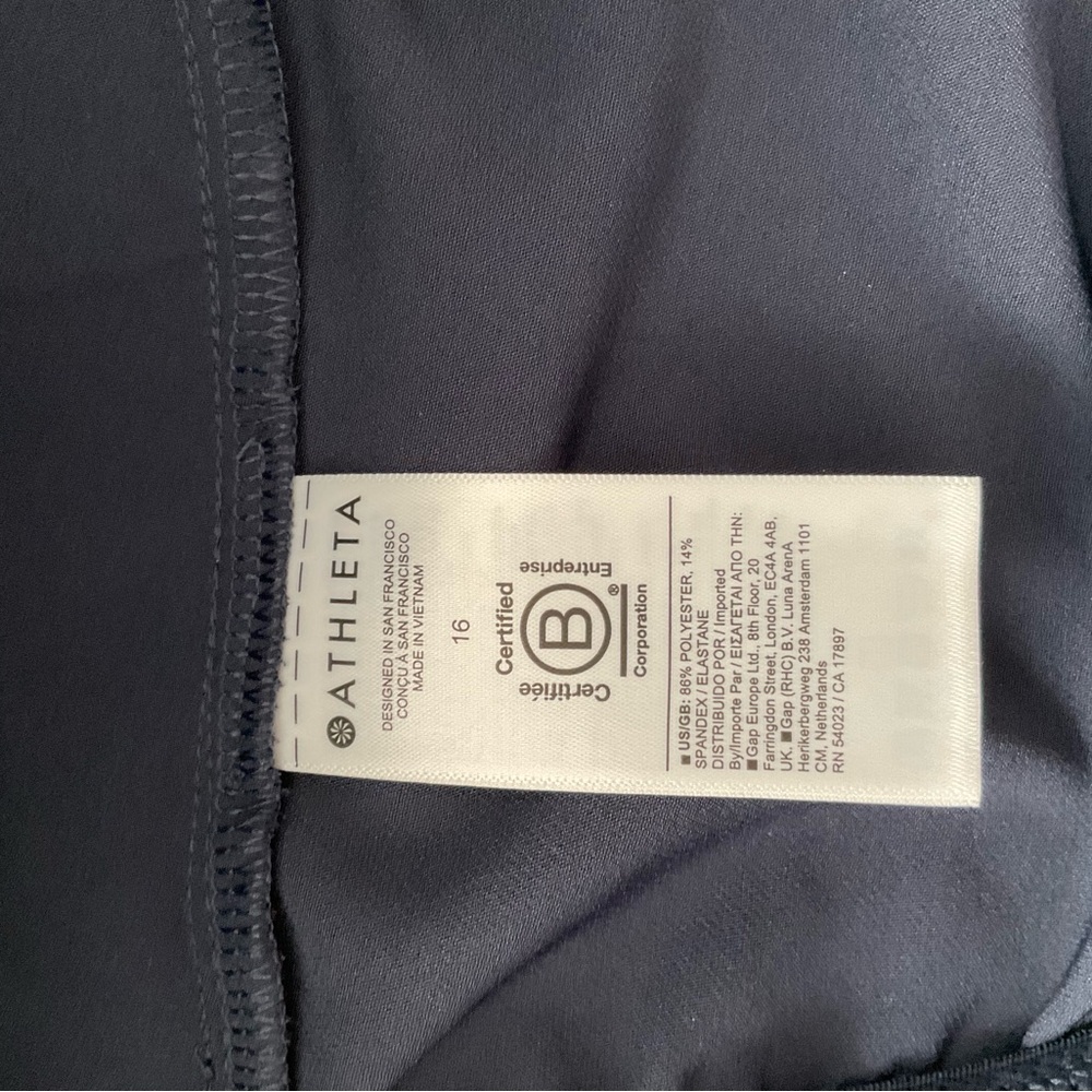 Athleta Navy Endless High Rise Cargo Pant. Navy Blue with zip front/rear pockets - Picture 8 of 13